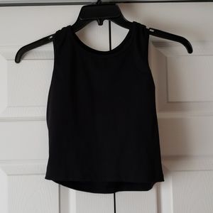 Black workout crop top
